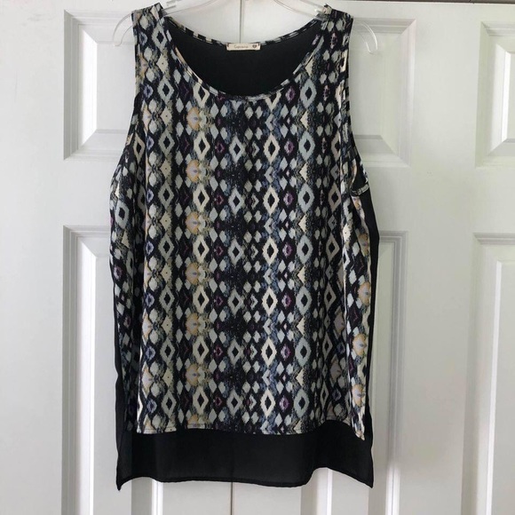 ⭐️ Sleeveless Blouse - Picture 1 of 1